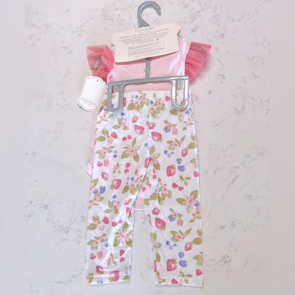 Kyle & Deena new york Baby Girl 4pc set, Berry Sweet, 6-9 mo, pink & berries - Picture 4 of 4